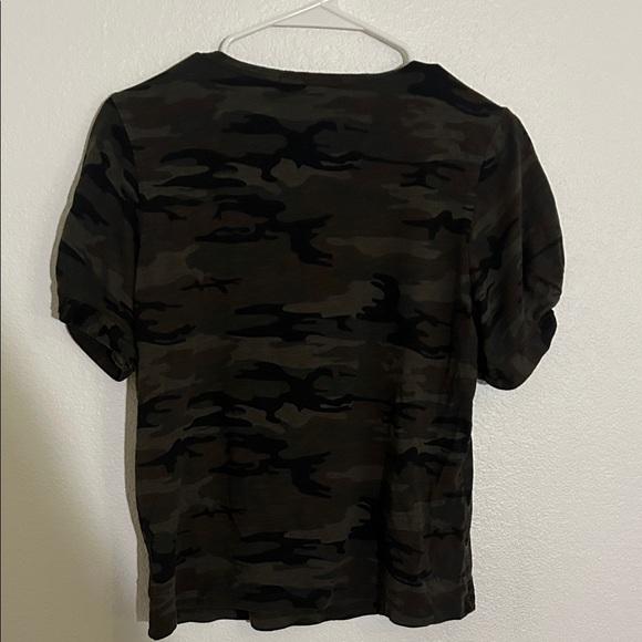 SANCTUARY Camouflage Short Sleeve Top - Picture 6 of 7